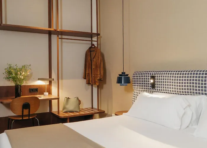 H Regas Adults OnlyHostal